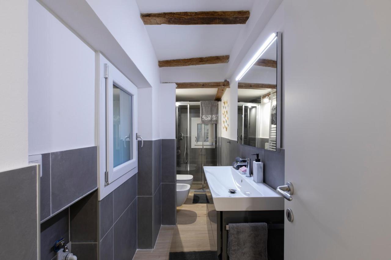 Luxury Suite In The Center I Private Patio & Kitchen โบโลญญา ภายนอก รูปภาพ